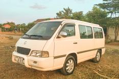 Transfert terrestre privé Phnom Penh - Bavet - Frontière Moc Bai - minivan-phnom-penh-bavet-border.jpg