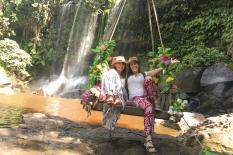 Tour de chute d'eau de Kulen - parc national de montagne de Kulen - Bouddha inclinable de mille de fleuve de la rivière - phnom-kulen-water-fall-tour.jpg